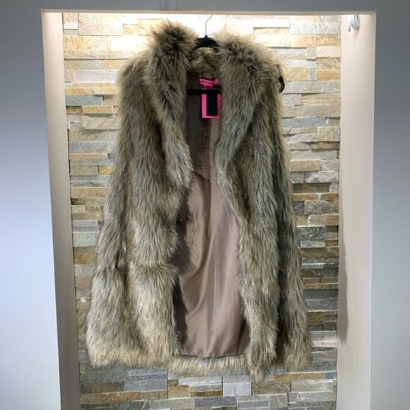Betsey Johnson Metallic Faux Fur Vest - Picture 4 of 6